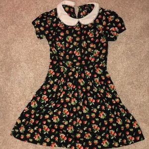 Peaches dress with collar. Size Small